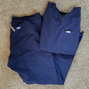 Figs Scrubs, Women’s XL, Kade Cargo Pants, Catarina Top, Navy